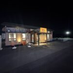 辛麺屋桝元 外観（夜）
